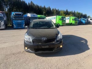 TOYOTA COROLLA VERSO