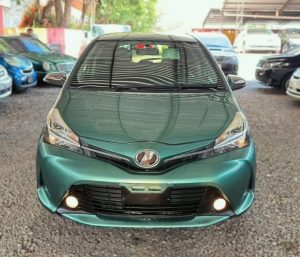 TOYOTA VITZ 2015 — ÉCONOMIQUE, FIABLE & CONFORTABLE